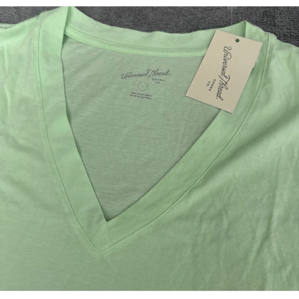 Women's Box Short Sleeve V-Neck T-Shirt Universal Thread Mellow Green Sz Large - Picture 2 of 5